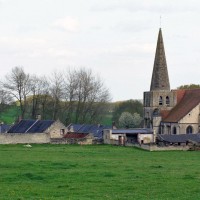 L'église dans son environnement vue du nord-ouest (2008)