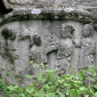 Bas-relief remonté dans le bras sud du transept (2007)
