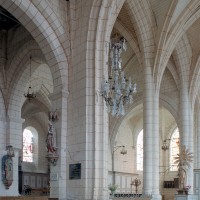 Les arcades assurant la communication entre le choeur paroissial et le choeur Saint-Nicolas vues vers le nord-est (2003)