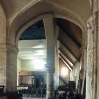 Le bas-côté nord et la nef vus vers l'ouest depuis la chapelle nord (2002)