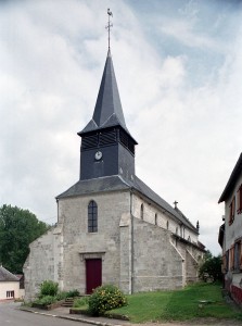 L'extérieur de l'église vue du sud-ouest (2003)