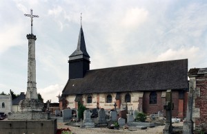 L'église vue du sud-est (2004)