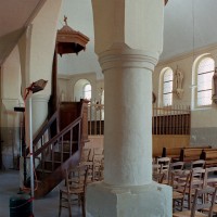 L'intérieur vu vers le sud-est depuis le bas-côté (2006)