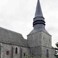 Le clocher et la nef vus du sud-ouest (2005)