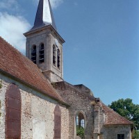Vue partielle de l'église depuis le sud-ouest (2002)