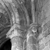 Chapiteau et cul-de-lampe du bras nord du transept (1996)