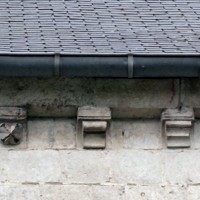 Corniche au sud de la nef (2004)