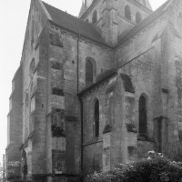 Vue partielle du choeur et du bras nord du transept depuis le nord-est (1996)