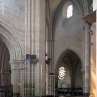 Vue partielle du transept sud et de la nef vers le nord-ouest (1996)