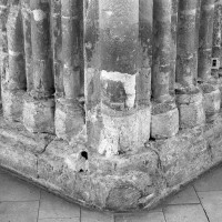 Base d'un pilier de la croisée du transept (1995)