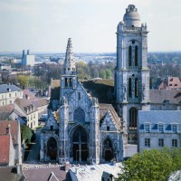 L'église vue depuis les parties hautes de la cathédrale (1993)