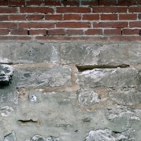 Modillons dans le mur nord de la nef (2003)