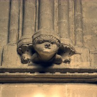 Cul-de-lampe à la retombée des voûtes du bras sud du transept (1996)