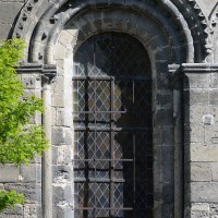 Fenêtre de la façade du bras sud du transept (2017)