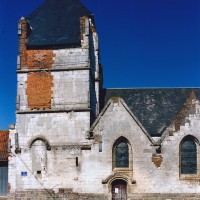 Le clocher et la nef vus du sud (2003)
