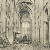L'intérieur de la cathédrale en 1919