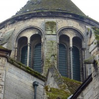 Vue partielle de l'étage supérieur du bras nord du transept depuis le nord (2015)