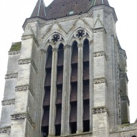 La tour nord de la façade vue depuis le sud-ouest (2015)