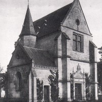La chapelle Saint-Louis, bâtie en 1820, telle qu'elle a existé jusqu'à la Guerre 14-18.