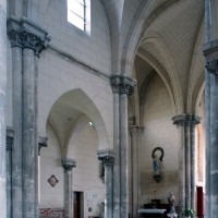 Vue partielle de la nef et du bras nord du transept vers le nord-est (2007)