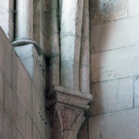 Retombée de voûte à l'angle nord-est du bras nord du transept (2006)