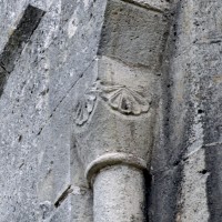 Chapiteau cubique d'une fenêtre de l'abside (2007)