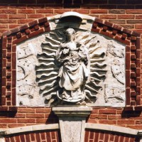 Vierge à l'Enfant de la façade (2004)