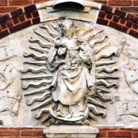 Vierge à l'Enfant de la façade (2004)