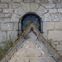 La fenêtre romane de la façade (2017)