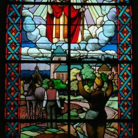 Vitrail de 1946 en reconnaissance à saint Médard (2007)