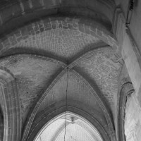 La voûte du 12ème siècle de la première travée du choeur vue vers l'est