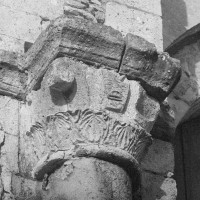 Chapiteau associé à la pile sud de l'arcade du vaisseau central de la nef, côté est (1969)
