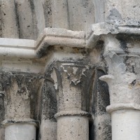 Les chapiteaux des piédroits de droite du portail (2016)