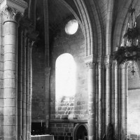 Vue partielle du choeur et de l'absidiole sud depuis la croisée du transept vers le sud-est (1995)