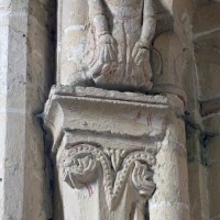 Chapiteau et atlante à la retombée nord-ouest de la voûte du bras sud du transept (1995)