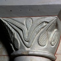 Chapiteau de l'arc doubleau entre les première et deuxième travées (2000)