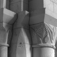 Chapiteaux à la jonction des première et deuxième travées (2000)