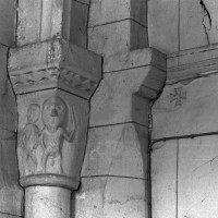 Chapiteau au revers de l'actuelle façade (2000)