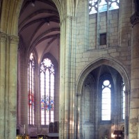 Vue partielle du transept sud et du choeur vers le nord-est