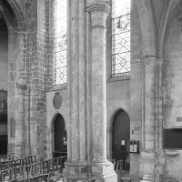 Vue partielle du bras sud du transept vers le sud-est (1979)