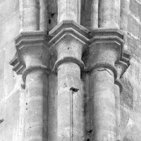 Chapiteaux à l'angle nord-ouest de la croisée du transept (1979)