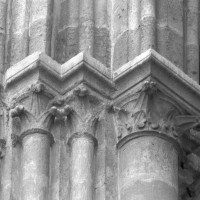 Chapiteaux à la retombée sud du premier arc doubleau de la nef (1995)