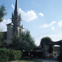 Le clocher de l'église dans son environnement (1997)