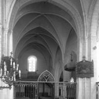 La nef vue vers le nord-ouest depuis la croisée du transept (1997)