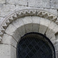 Fenêtre à la façade ouest du bras nord du transept (2017)