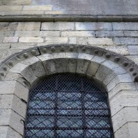 Fenêtre à la façade nord du bras nord du transept (2017)