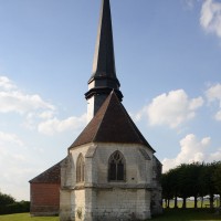 L'église dans son environnement vue de l'est (2016)