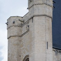 La partie supérieure, fortifiée, de la façade (2016)