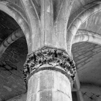 Retombée des voûtes sur un des piliers de la chapelle sud (1990)