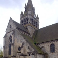 Le bras nord du transept et le clocher vus du nord-ouest (2016)